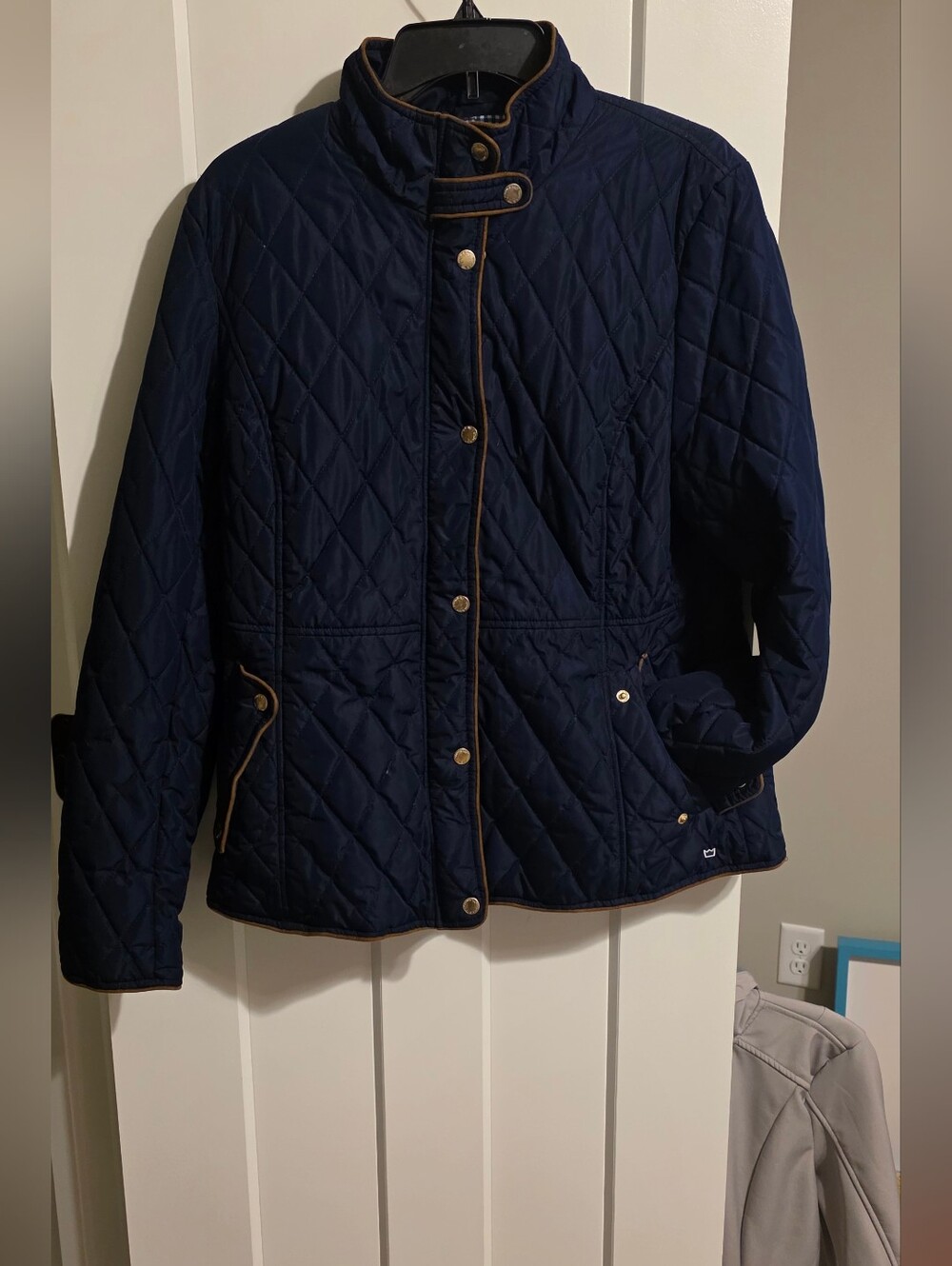 Crown & Ivy Quilted Navy Women's Jacket with Contrast Piping (Size Large)